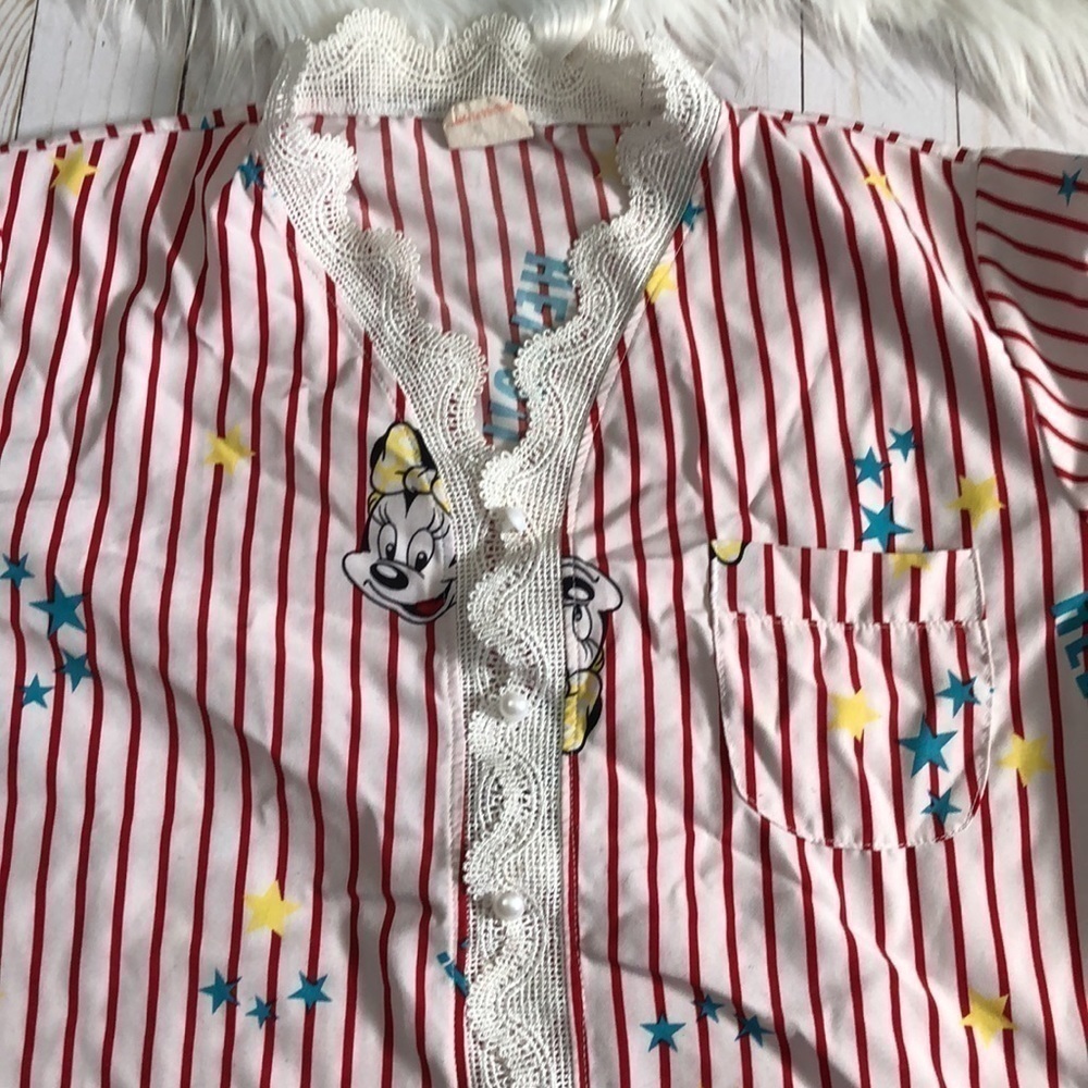 Minnie Mouse button up blouse - Picture 3 of 11